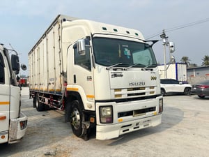 หกล้อตู้สิบบาน ISUZU FTR  240 แรงม้า ปี 2557 (9785)