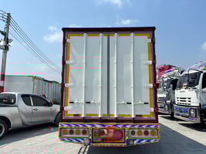 🚛หกล้อตู้สิบบาน ISUZU FRR 210 แรง ปี  2565   Sาคา  990,000.-(2331)