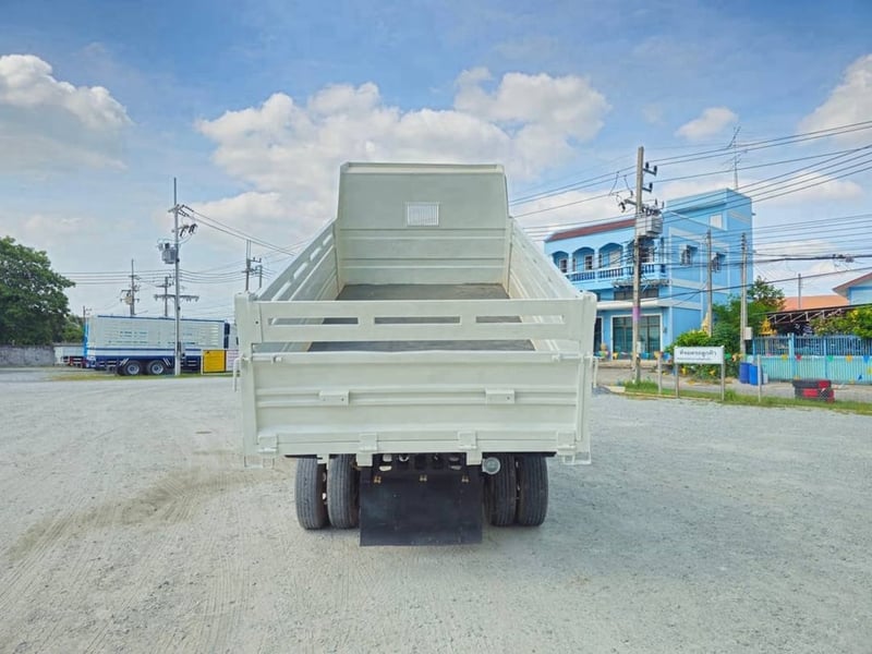 หกล้อดั้มพ์  ISUZU FRR 210 แรง ปี 2564  ยาว 3.87 กว้าง 2.20 สูง 0.98 ลดเหลือ 980,000 .- (3221)