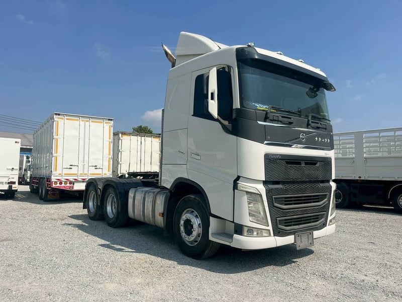 สิบล้อหัวลาก Volvo FH 440 แรงม้า ปี 58 (8454) สิบล้อหัวลาก Volvo FH 440 แรงม้า ปี 58 (8454)