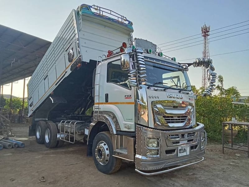 สิบล้อดั้มพ์ ISUZU  FXZ 360 แรง  ปี 2565  ยาว 6.35 สูง 1.98 กว้าง 2.50 (5346) Vาย 2,330,000.-