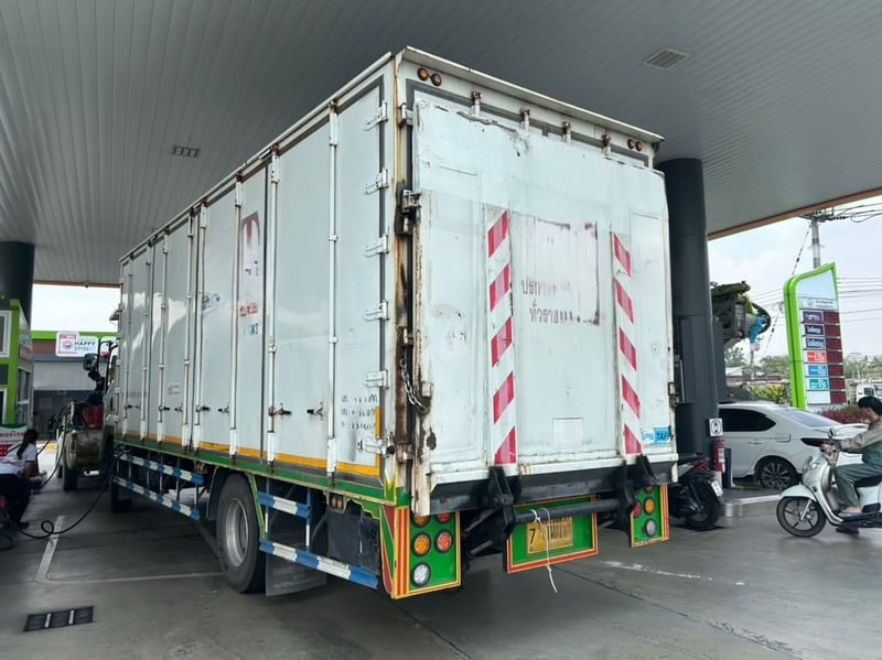 หกล้อตู้สิบบาน Isuzu Ftr  240 แรง ปี 2559 (3447)