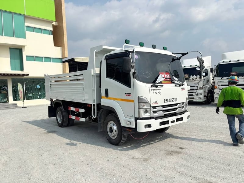 หกล้อดั้มพ์ ISUZU FRR 210 แรง 2566 (4606)