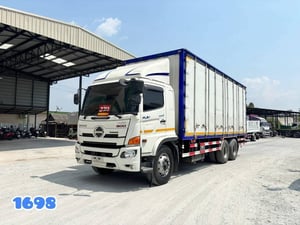 🚚HINO  FL8J  260 เเรง ปี 2566 Sาคา  2,420,000.-(1698)