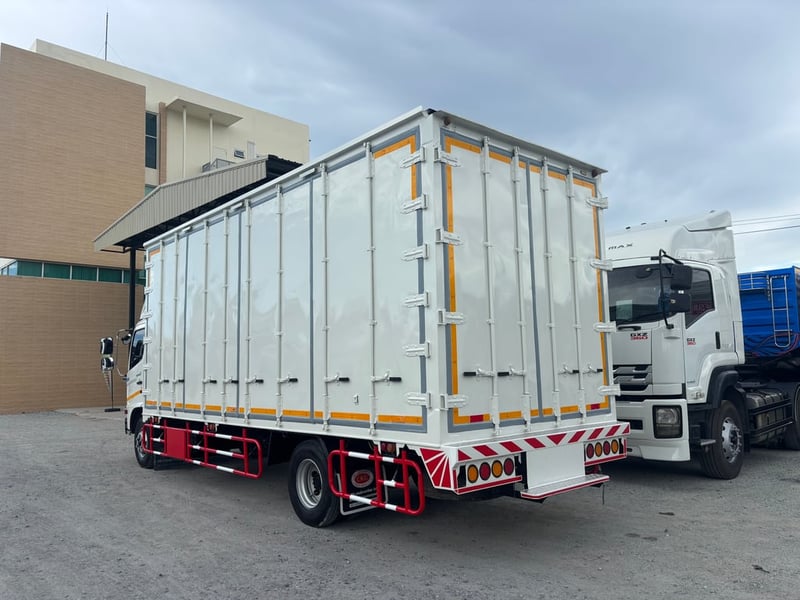 หกล้อตู้ทึบ HINO FC9J 175 แรงม้า ปี 2556 (8338) หกล้อตู้ทึบ HINO FC9J 175 แรงม้า ปี 2556 (8338)