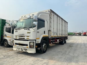 หกล้อตู้สิบบาน ISUZU FTR  240 แรงม้า ปี 2557 (9785)
