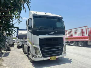 ด่วน Vายตัด  สิบล้อหัวลาก VOLVO หัวสูง FH 440 เเรงม้า ปี 2558  ภายในกว้าง (8454) Sาคา 1,230,000.-