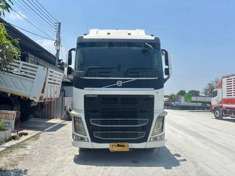 ด่วน Vายตัด  สิบล้อหัวลาก VOLVO หัวสูง FH 440 เเรงม้า ปี 2558  ภายในกว้าง (8454) Sาคา 1,230,000.-