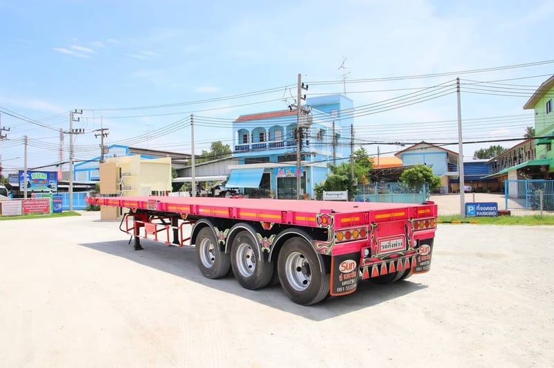 หางพื้นเรียบ สามเพลา อู่เดอะซัน ปี 2565 ยาว 12.38 กว้าง 2.5 Sาคา 390,000.- โทร. 081-9990976 เเป๋ม (0376)