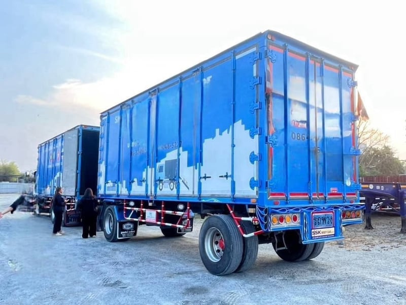 สิบล้อตู้สิบบาน HINO FL8J  260 แรงม้า ปี 2565 (7642) ตู้อู่สมศักดิ์ กว้าง 2.4 เมตร 