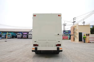 หกล้อ FOOD TRUCK ISUZU NMR 130 แรงม้า ปี 2558 (3140)