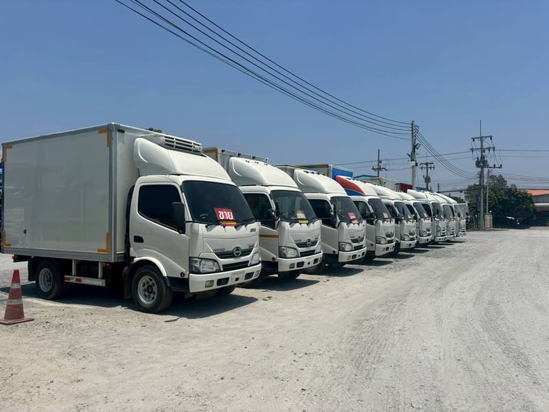 สี่ล้อตู้ HINO  XZU 136 แรง ปี 2563 ยาว 3.16 กว้างนอก 1.89 กว้างใน 1.82สูงใน 2.09 โปร 570,000.-(637)