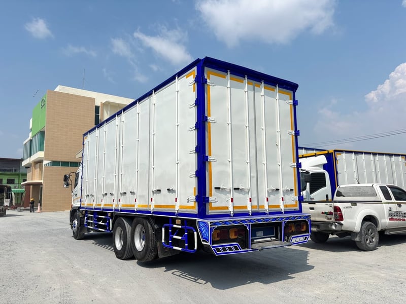 🚐 สิบล้อตู้สิบบาน HINO FG8J 240 แรง ปี 2565 ยาว 7.6 สูง 2.58 กว้าง 2.38  Sาคา 1,690,000.-(4820)