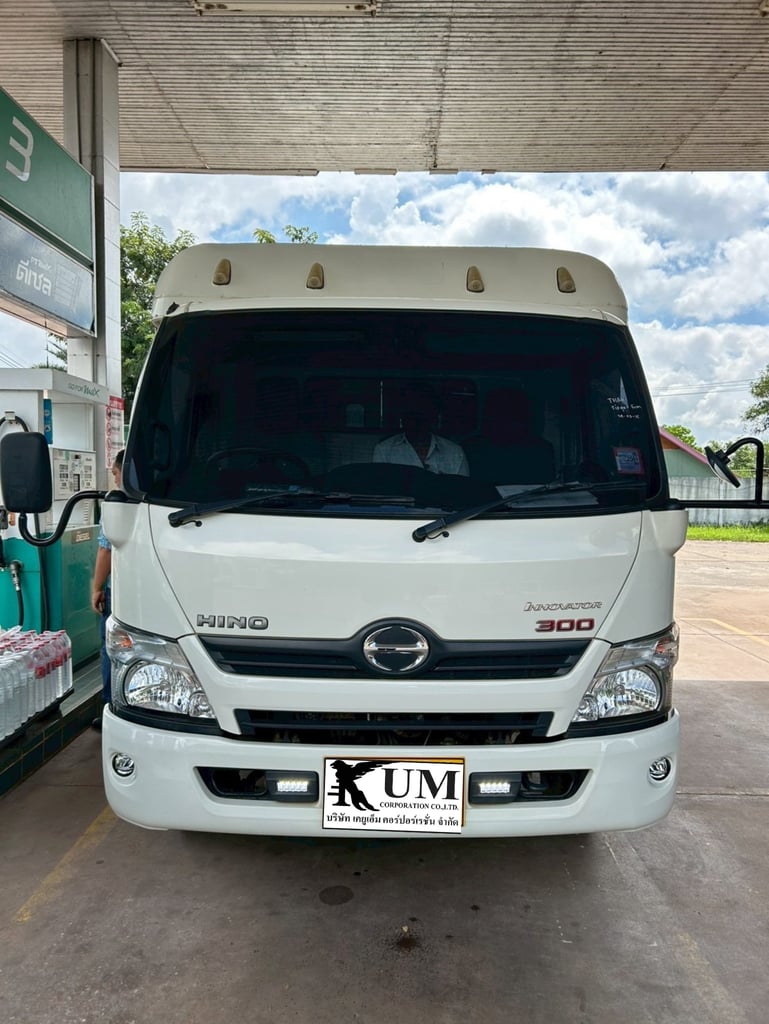 หกล้อโดยสาร  ปี 2566 HINO  XZU 150 แรงม้า ราคา  990,000.-(2429)