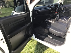 โตโยต้ารีโว่2.4พลัส สภาพดี ไมค์วิ่งน้อย