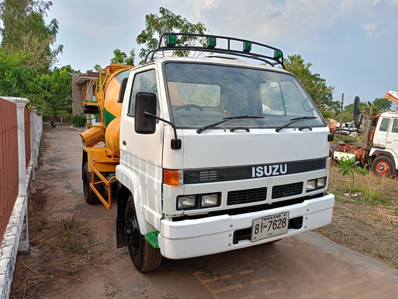 รถโม่ปูน 6ล้อ ISUZU NRR 175แรงม้า 2.5คิว เช็คบิ้วใหม่ทั้งคัน พร้อมใช้ ทะเบียนพร้อม