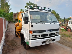 รถโม่ปูน 6ล้อ ISUZU NRR 175แรงม้า 2.5คิว เช็คบิ้วใหม่ทั้งคัน พร้อมใช้ ทะเบียนพร้อม