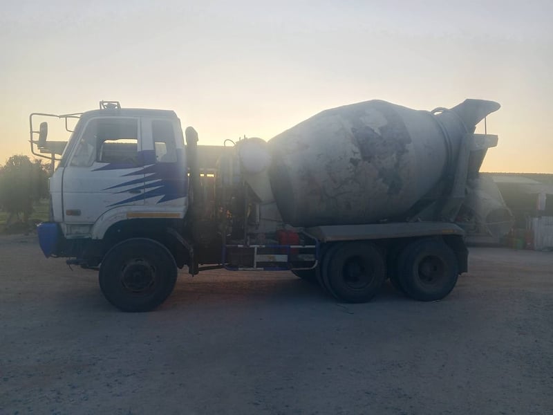 ขาย รถโม่ปูน นิสสัน เครื่อง 280แรงม้า 6คิว เครื่องดี โม่เร็ว ยางสวย พร้อมใช้ ราคา 260,000บาท สอบถามเพิ่มเติมโทร 0898896252