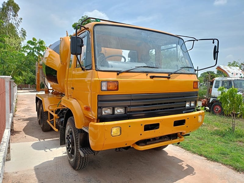 NISSAN UD CWM430 230แรงม้า โม่6คิว เช็คใหม่ทั้งคัน พร้อมใช้