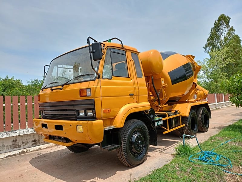 NISSAN UD CWM430 230แรงม้า โม่6คิว เช็คใหม่ทั้งคัน พร้อมใช้