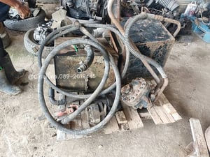 ชุดยกดั้มหางเทเลอร์ มี2ชุด  sาคาชุดละ 10,000