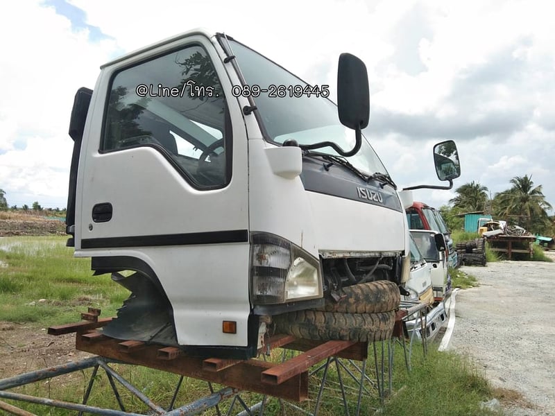 ISUZU NPR85L ตาเพชร, เกียร์ธรรมดา, ระบบไฟ 24V. ,รุ่นยกหัวได้, มีขาหน้า-หลัง, มีกันชน,กระจังหน้า สินค้าเดิมๆเก่านอก, ยังไม่เคยใช้งานในไทย ISUZU NPR85L ตาเพชร, เกียร์ธรรมดา, ระบบไฟ 24V. ,รุ่นยกหัวได้, มีขาหน้า-หลัง, มีกันชน,กระจังหน้า สินค้าเดิมๆเก่านอก, ยังไม่เคยใช้งานในไทย