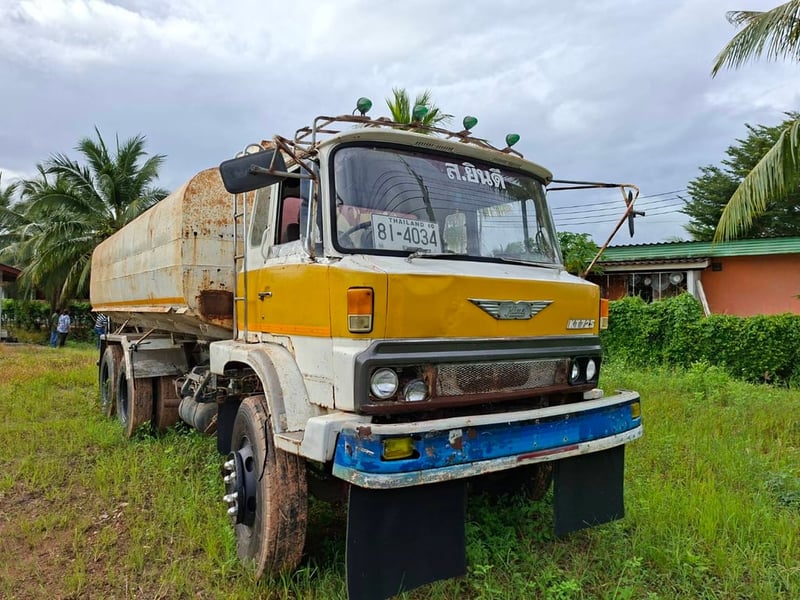 รถบรรทุกน้ำฮีโน่