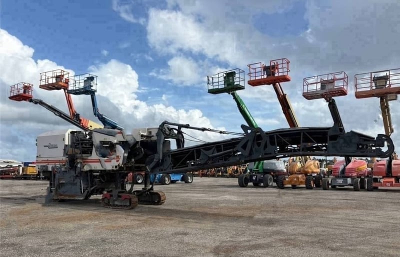 รถกัดถนนนำเข้าWIRTGEN W210 รถกัดถนนนำเข้าWIRTGEN W210