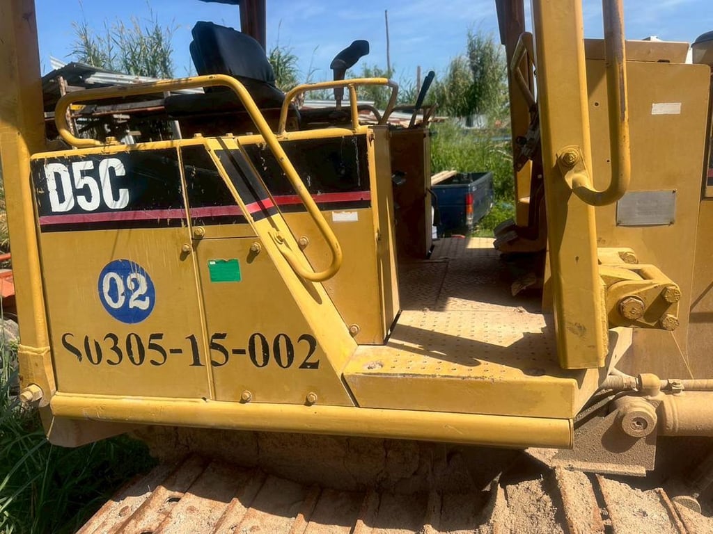 แทรคเตอร์ ตีนไก่ CaterpillarD5C Series III