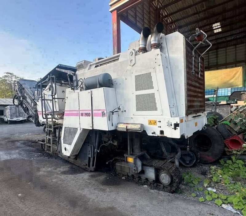 รถกัดถนน WIRTGEN W1900 รถกัดถนน WIRTGEN W1900