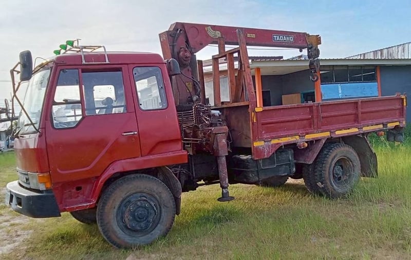 6 ล้อติดเครน 4.3 ตันอ 6 ล้อติดเครน 4.3 ตันอ