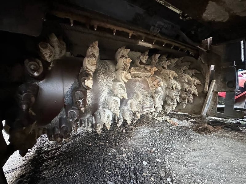 รถกัดถนน WIRTGEN W1900 รถกัดถนน WIRTGEN W1900