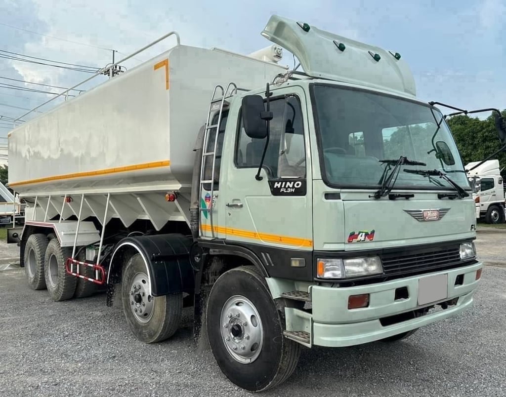 12 ล้อ 1 เพลา รถเบ้าบรรทุกอาหารสัตว์ 12 ล้อ 1 เพลา รถเบ้าบรรทุกอาหารสัตว์