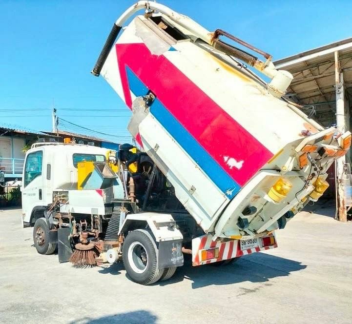 รถดูดฝุ่น 6 ล้อ รถดูดฝุ่น 6 ล้อ