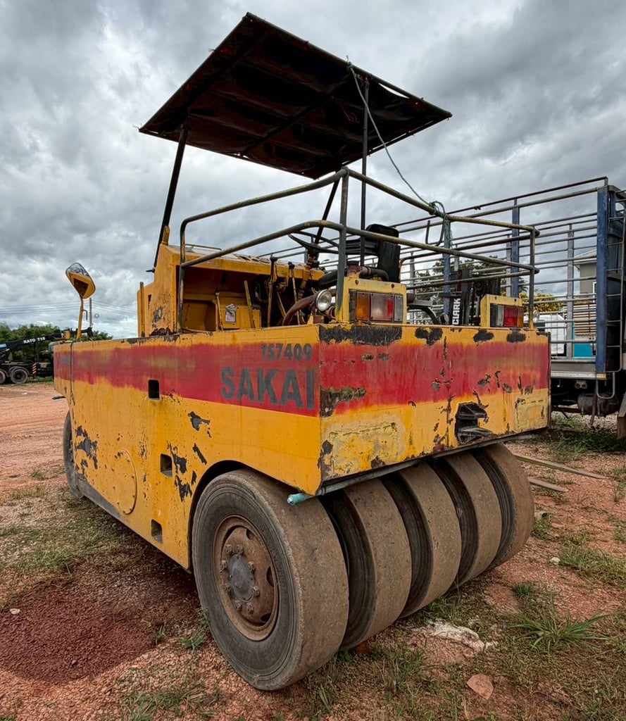 รถบด 9 ล้อยาง SAKAI TS7409 รถบด 9 ล้อยาง SAKAI TS7409