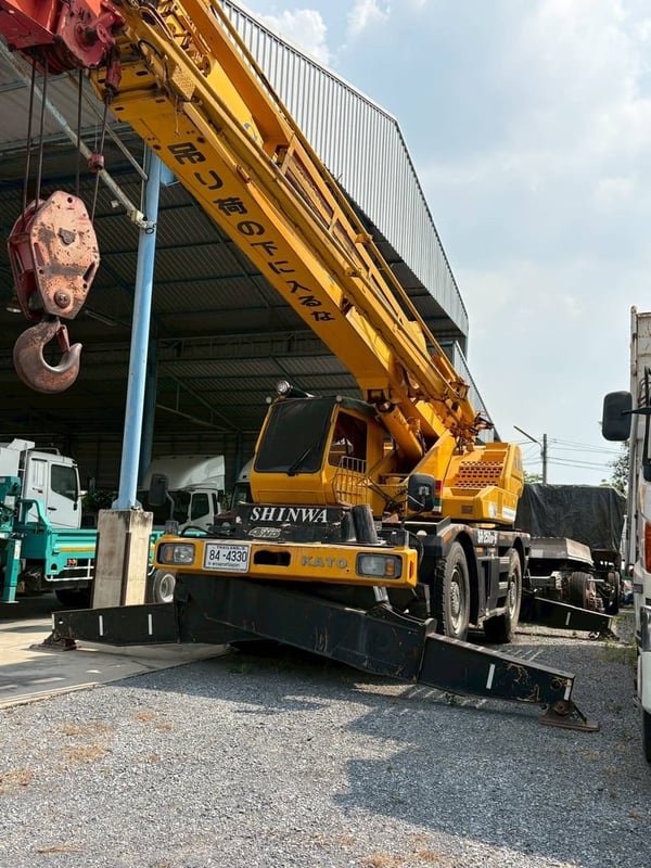 รถเครน 4 ล้อ 25 ตัน KATO KR-25H-V3