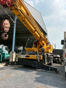 รถเครน 4 ล้อ 25 ตัน KATO KR-25H-V3