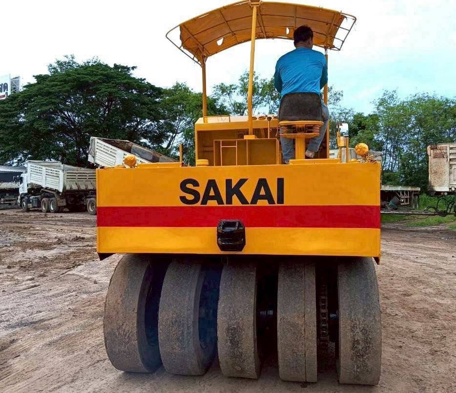 รถบด 9 ล้อยาง SAKAI TS150 รถบด 9 ล้อยาง SAKAI TS150
