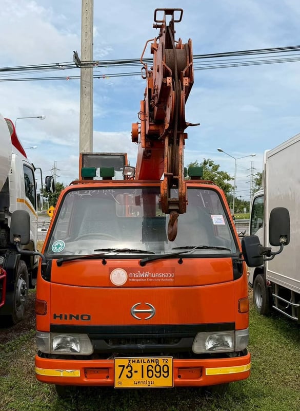 6  ล้อ ติดเครน 2.9 ตัน แบรนด์ Aichi  ประเทศญี่ปุ่น 