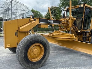 รถเกรด 140H ข้างดำ