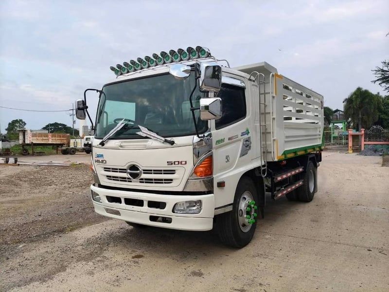 6ล้อดั้มHino Mega  Fg8j 212 แรง ปี 55