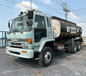 รถน้ำ10 ล้อ  2 เพลา 16,000 ลิตร