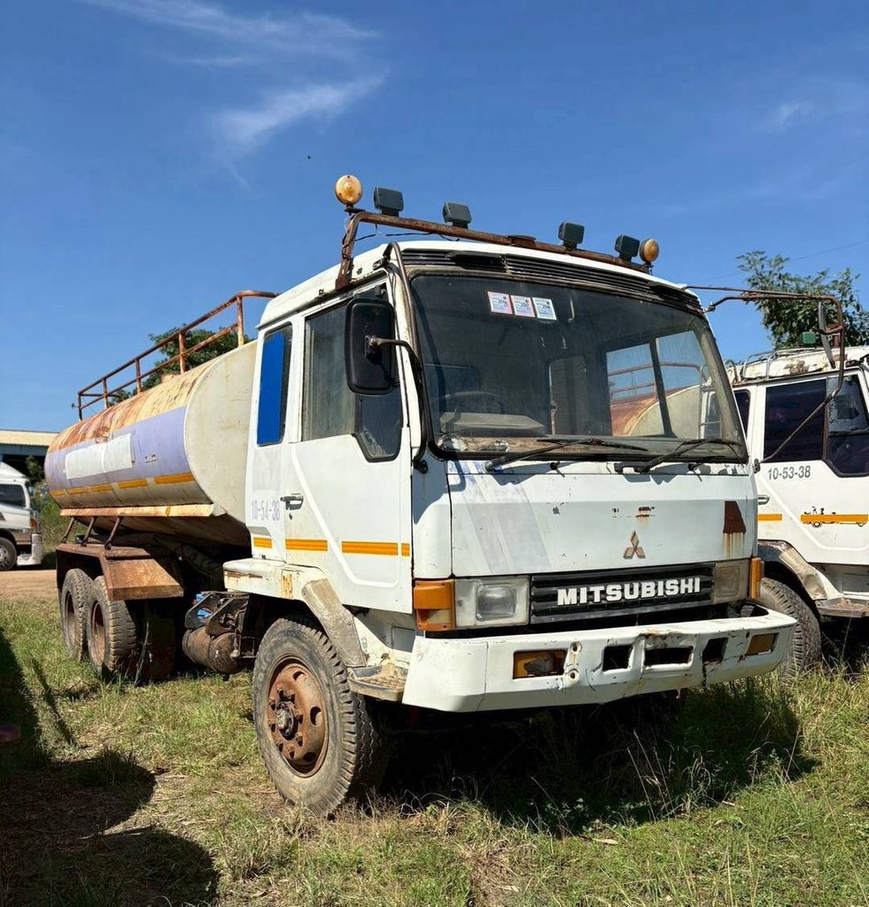 10 ล้อรถน้ำ 2 เพลา 16,000 ลิตร 10 ล้อรถน้ำ 2 เพลา 16,000 ลิตร