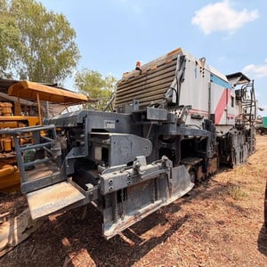 รถไสถนนWirtgen W 2200 CR ปี 2003 พร้อมหางพ่วงโรยปูน