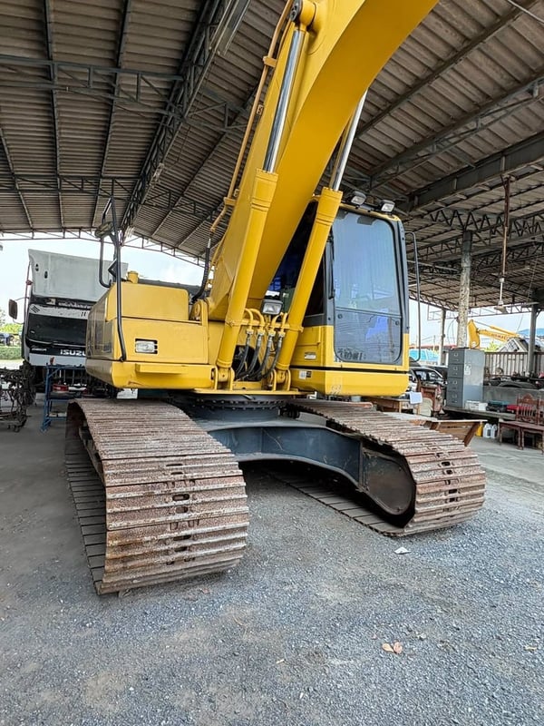 รถขุด Komatsu pc200-8 mo
