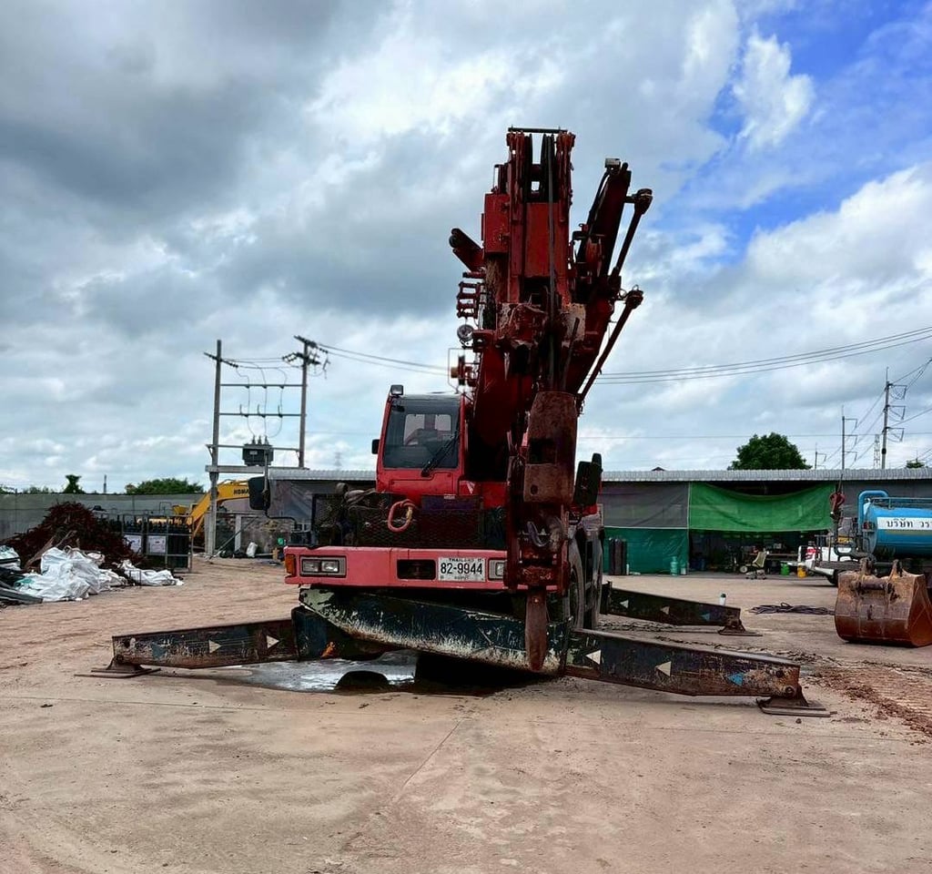 รถเครน4ล้อ 25 ตัน 𝗧𝗔𝗡𝗔𝗗𝗢 𝗧𝗥𝟮𝟱𝟬-𝗠𝟲
