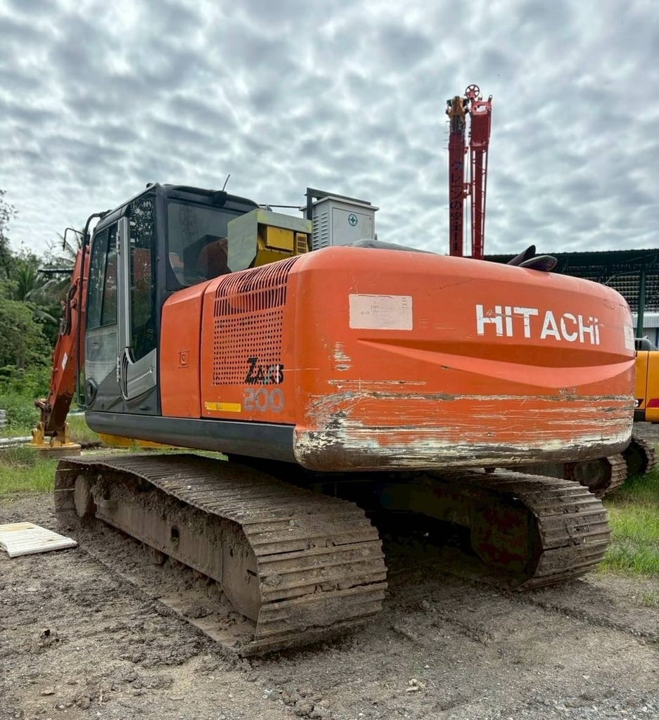 แบคโฮ20 ตันติดเเม่เหล็กไฟฟ้า