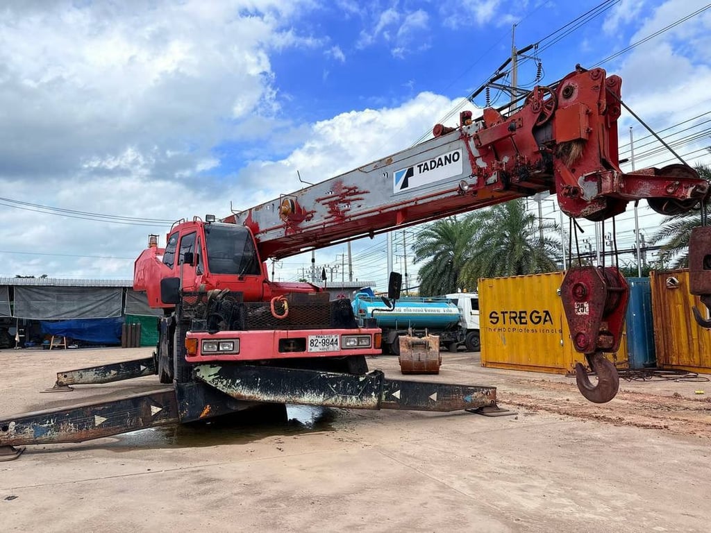 รถเครน4ล้อ 25 ตัน 𝗧𝗔𝗡𝗔𝗗𝗢 𝗧𝗥𝟮𝟱𝟬-𝗠𝟲