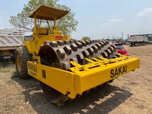 รถบด10ตัน2เพลา หนามหุ้มเรียบ SAKAI  SV500TF