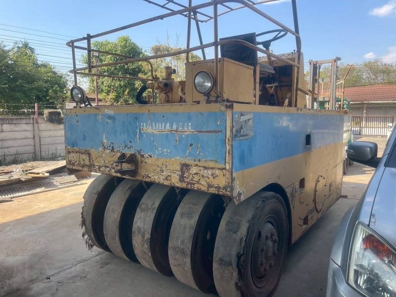 รถบดล้อยาง9ล้อSakai TS9 หรือ TS7409